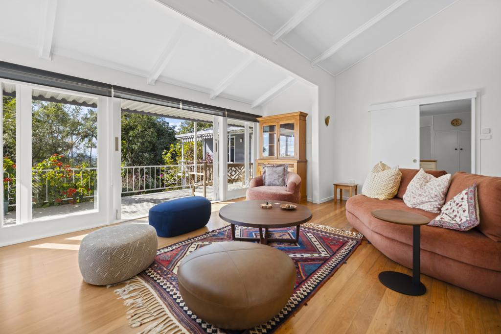11 HILLCREST AVE, GOONELLABAH, NSW 2480