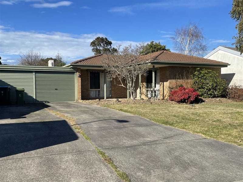 4 Emma Ct, Berwick, VIC 3806