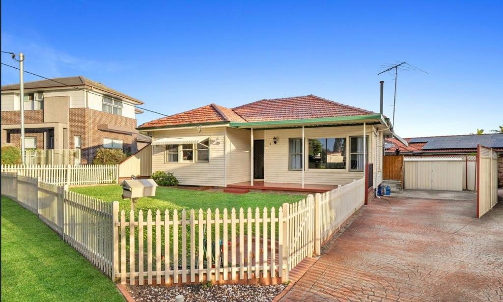 8 THOMPSON AVE, ST MARYS, NSW 2760