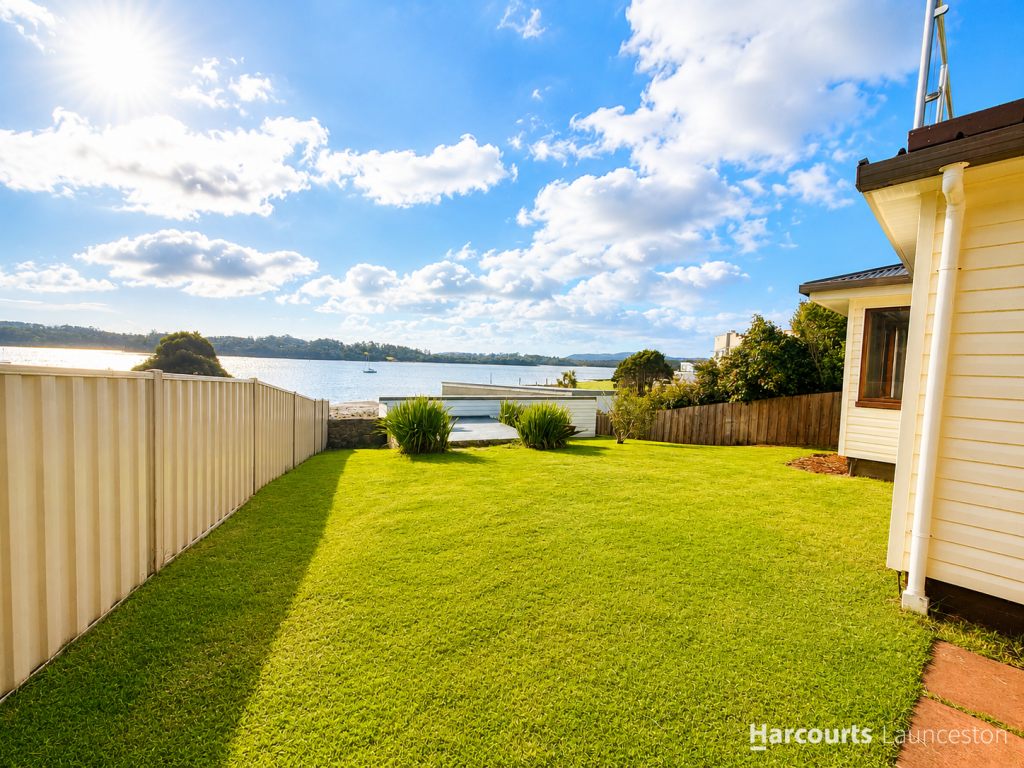 10 Eton St, Beauty Point, TAS 7270