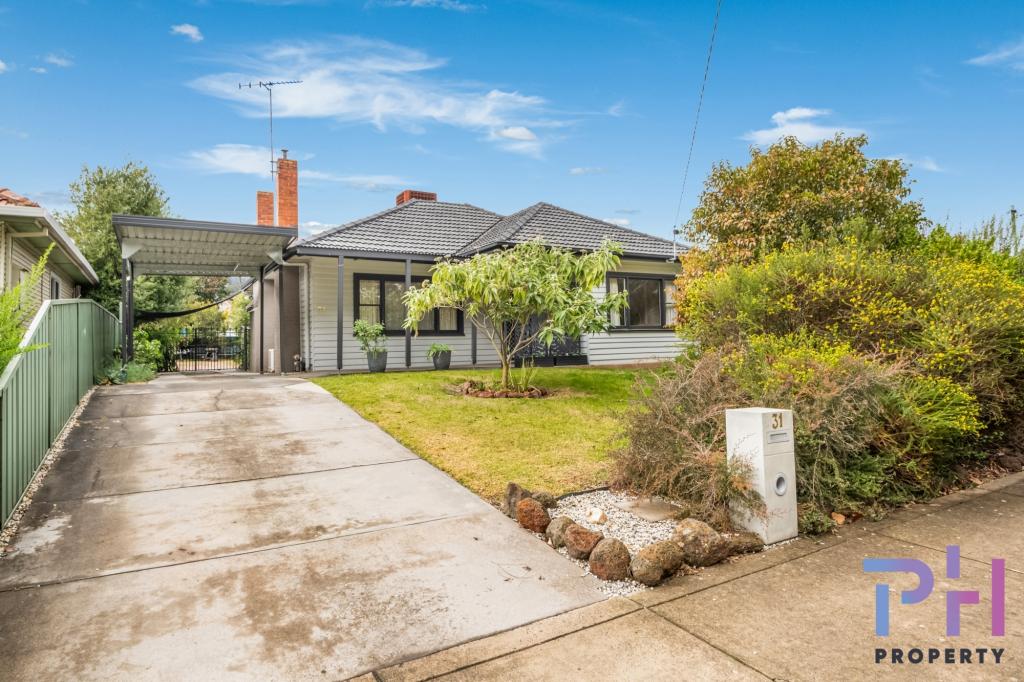 31 DANSON AVE, KANGAROO FLAT, VIC 3555