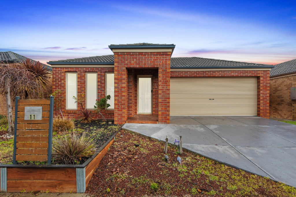 11 Hoddle Link, Manor Lakes, VIC 3024