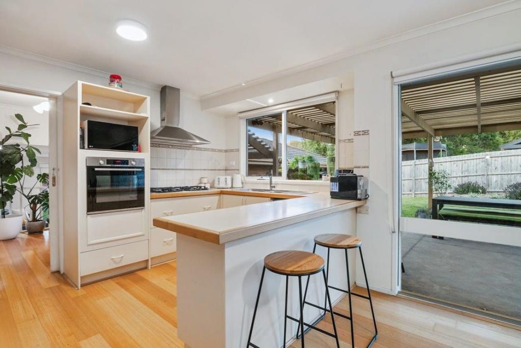 35 Crossman Dr, Croydon Hills, VIC 3136