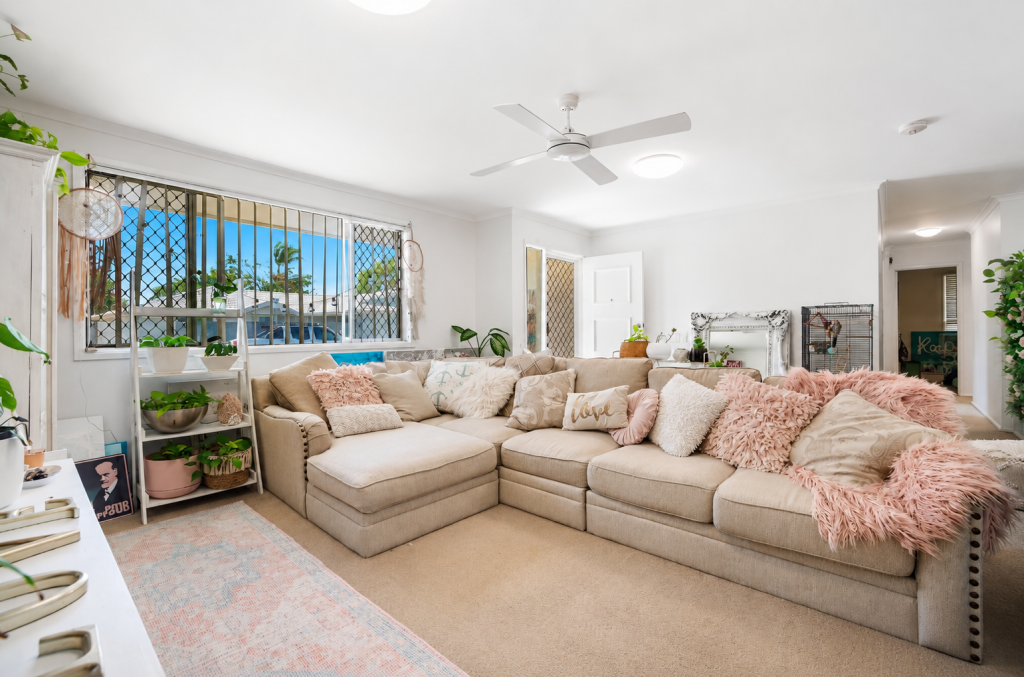 44 Bordeaux Pde, Mermaid Waters, QLD 4218