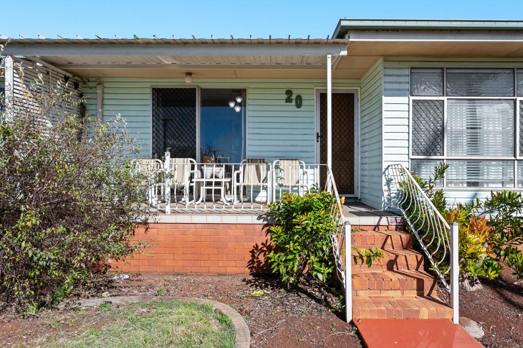 20 Makepeace St, Rockville, QLD 4350