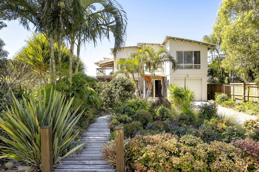 15 Pipeclay Cl, Corindi Beach, NSW 2456