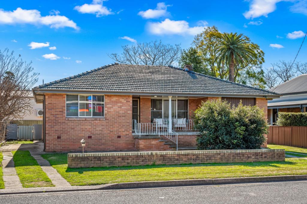 52 Castlereagh St, Singleton, NSW 2330