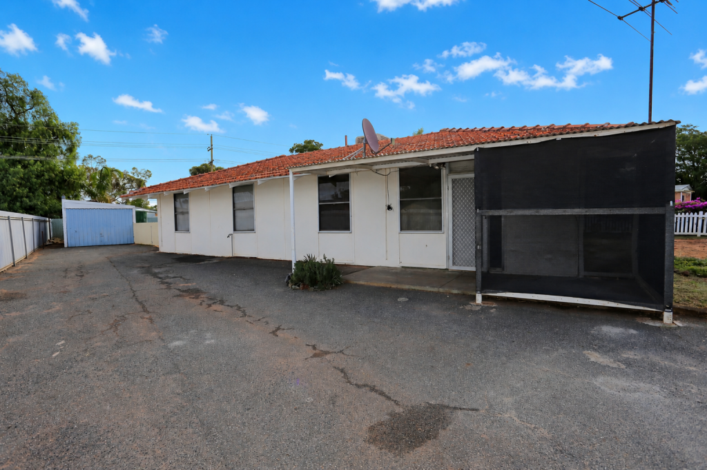 55 Bluebush Rd, Kambalda West, WA 6442