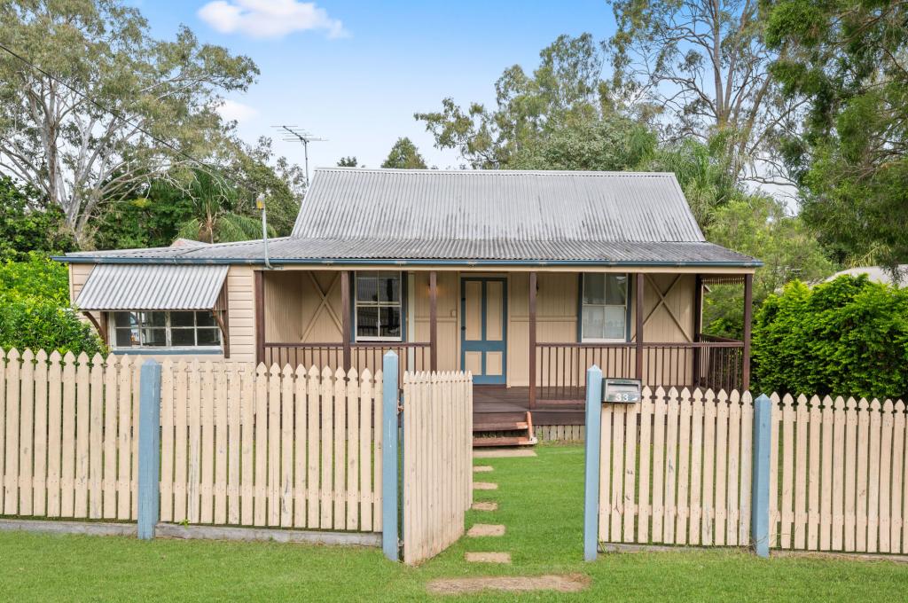 33 ALICE ST, BLACKSTONE, QLD 4304