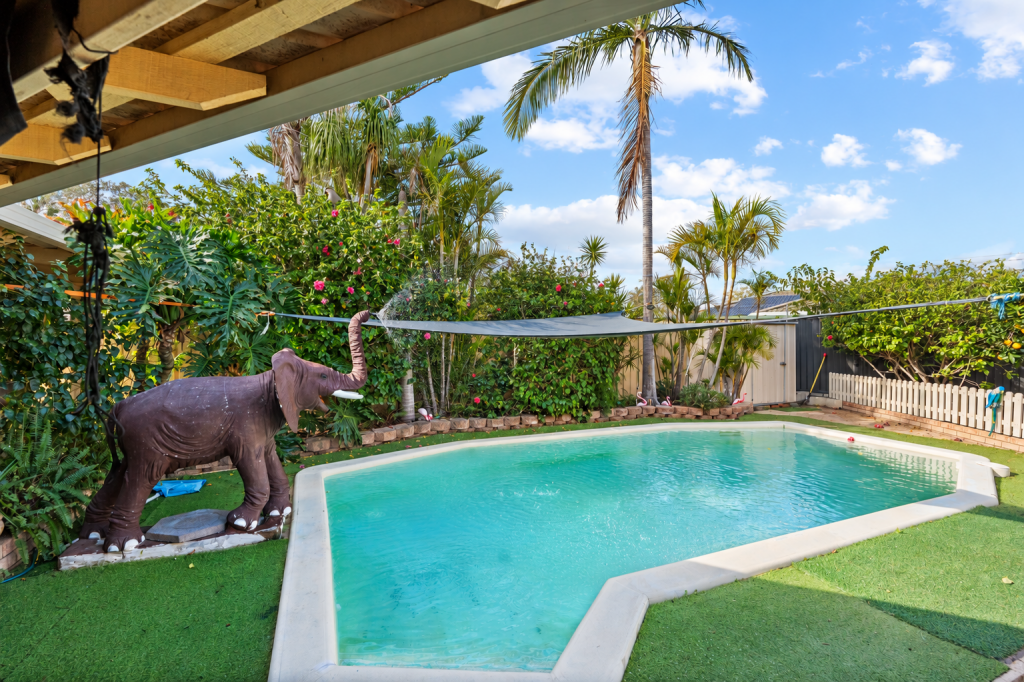 18 DURACK CRES, GOSNELLS, WA 6110