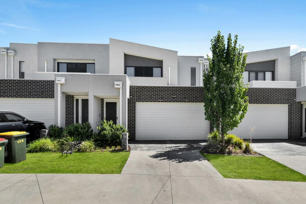 126 WILLOW GLEN BVD, CRANBOURNE, VIC 3977