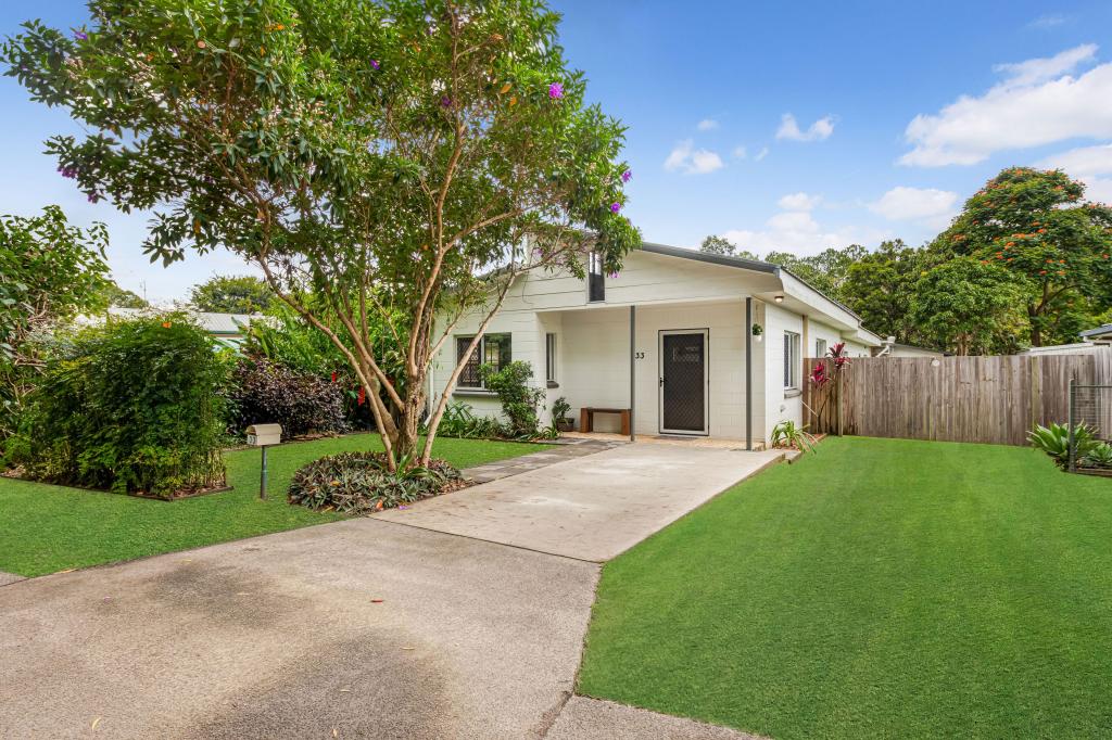 33 Beerwah Pde, Beerwah, QLD 4519