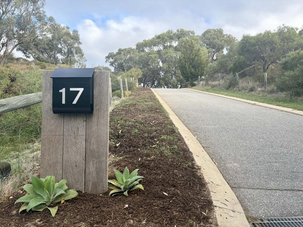 17 Figtree Lane, Golden Bay, WA 6174