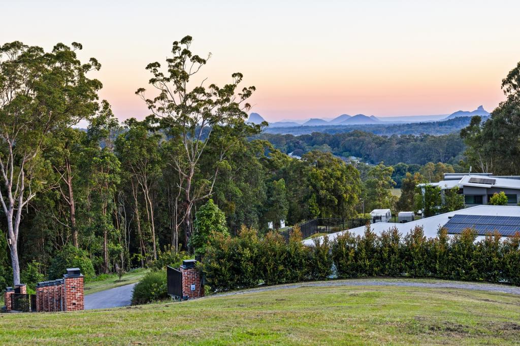 33 Chambers Ct, Glenview, QLD 4553