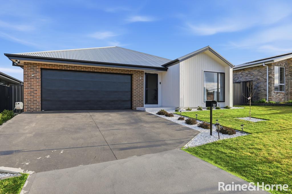 19 Montrose St, Orange, NSW 2800