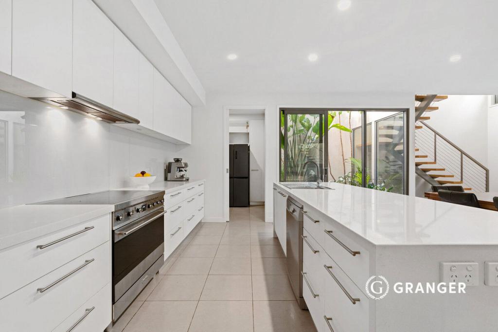 5 Helm Ave, Safety Beach, VIC 3936