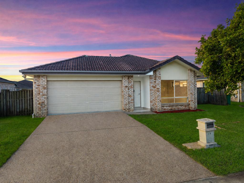 17 Garland St, Redbank Plains, QLD 4301