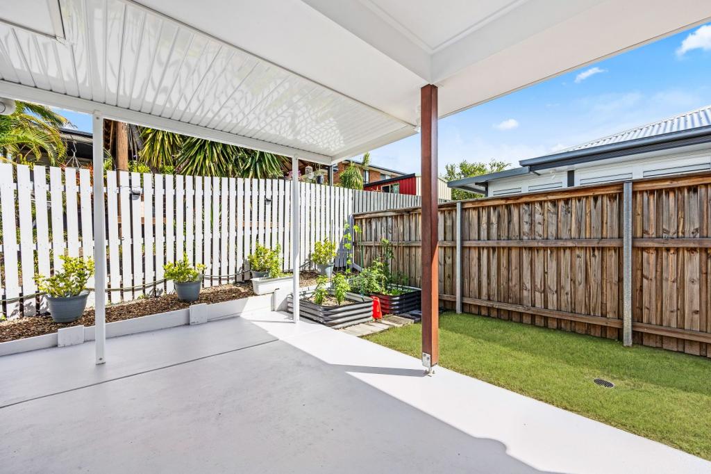363 Boat Harbour Dr, Scarness, QLD 4655