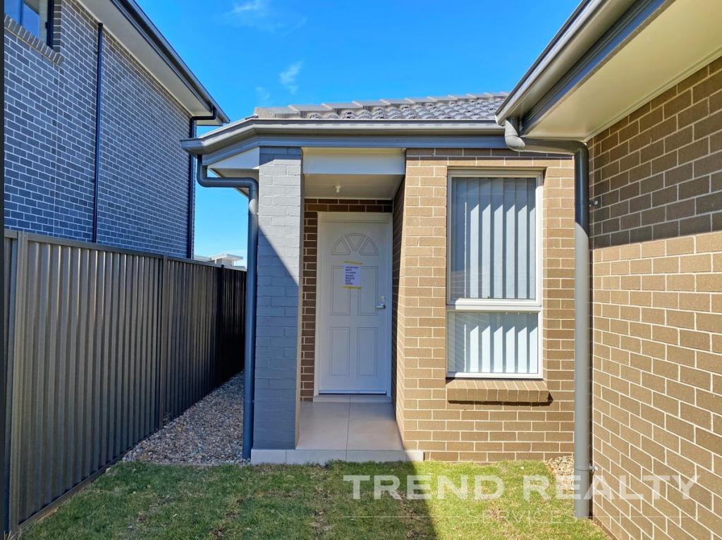 5b Fleece Loop, Oran Park, NSW 2570