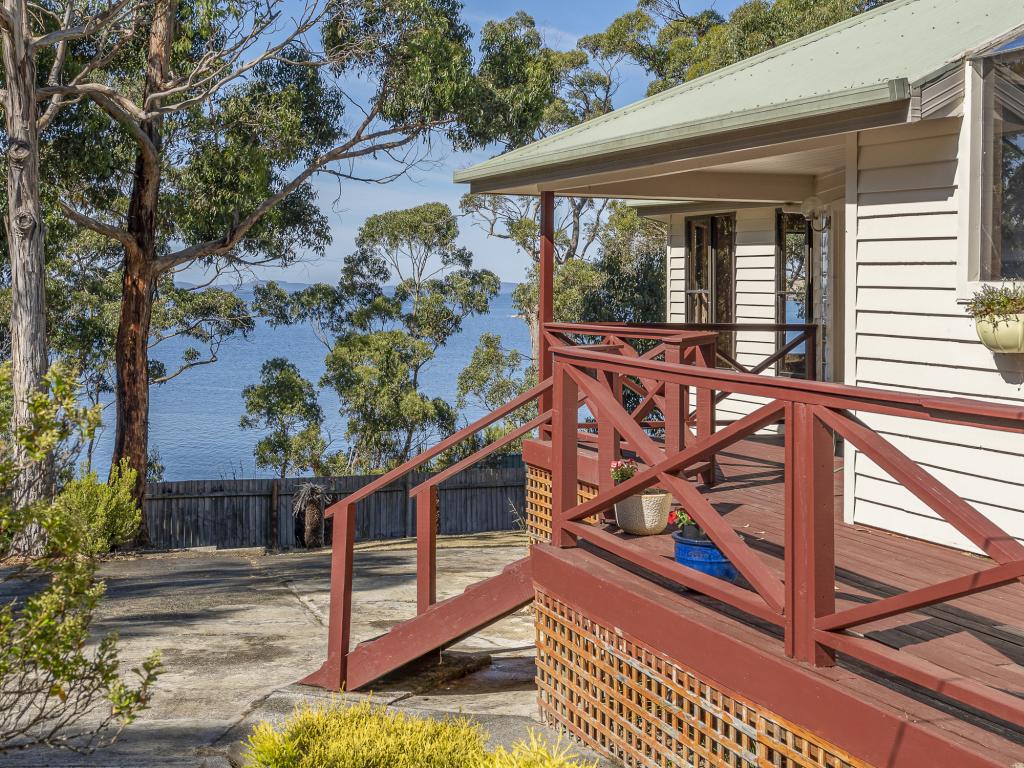36 Cray Point Pde, Eggs And Bacon Bay, TAS 7112