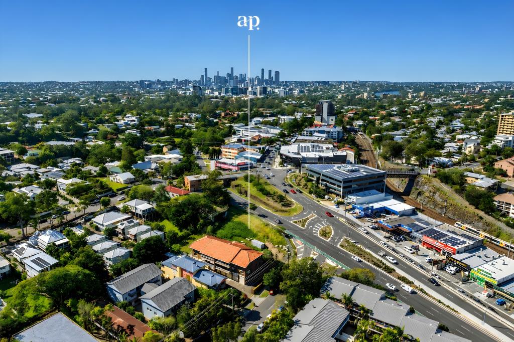 87 Walker St, Taringa, QLD 4068