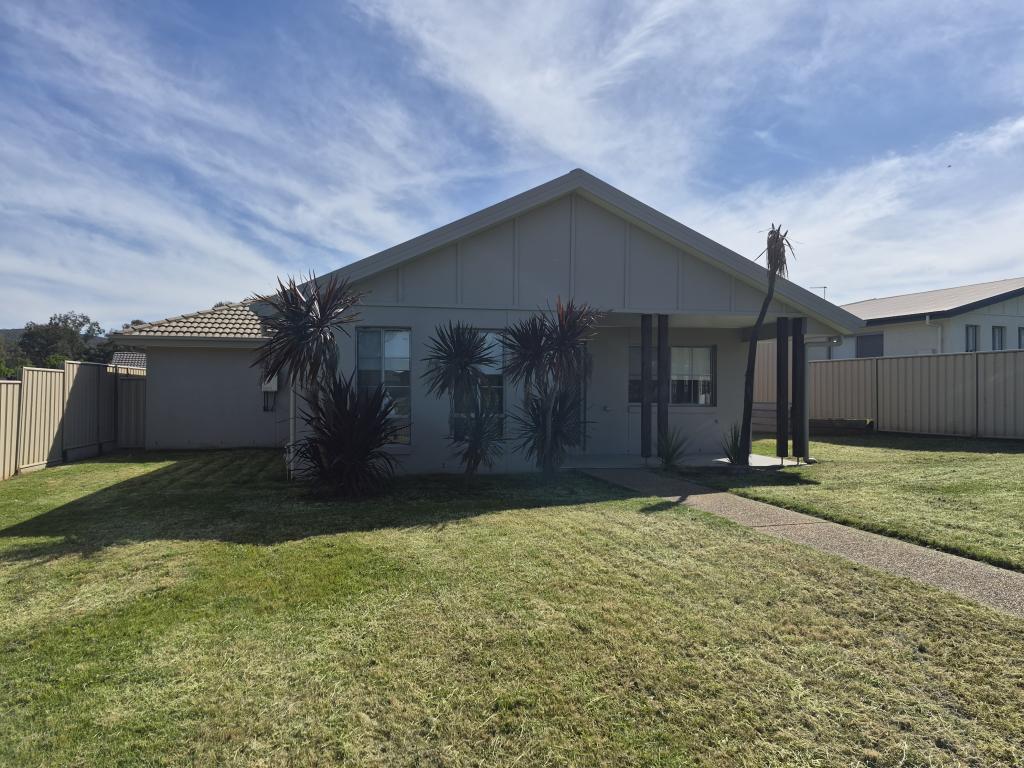39 Kendall Dr, Hamilton Valley, NSW 2641