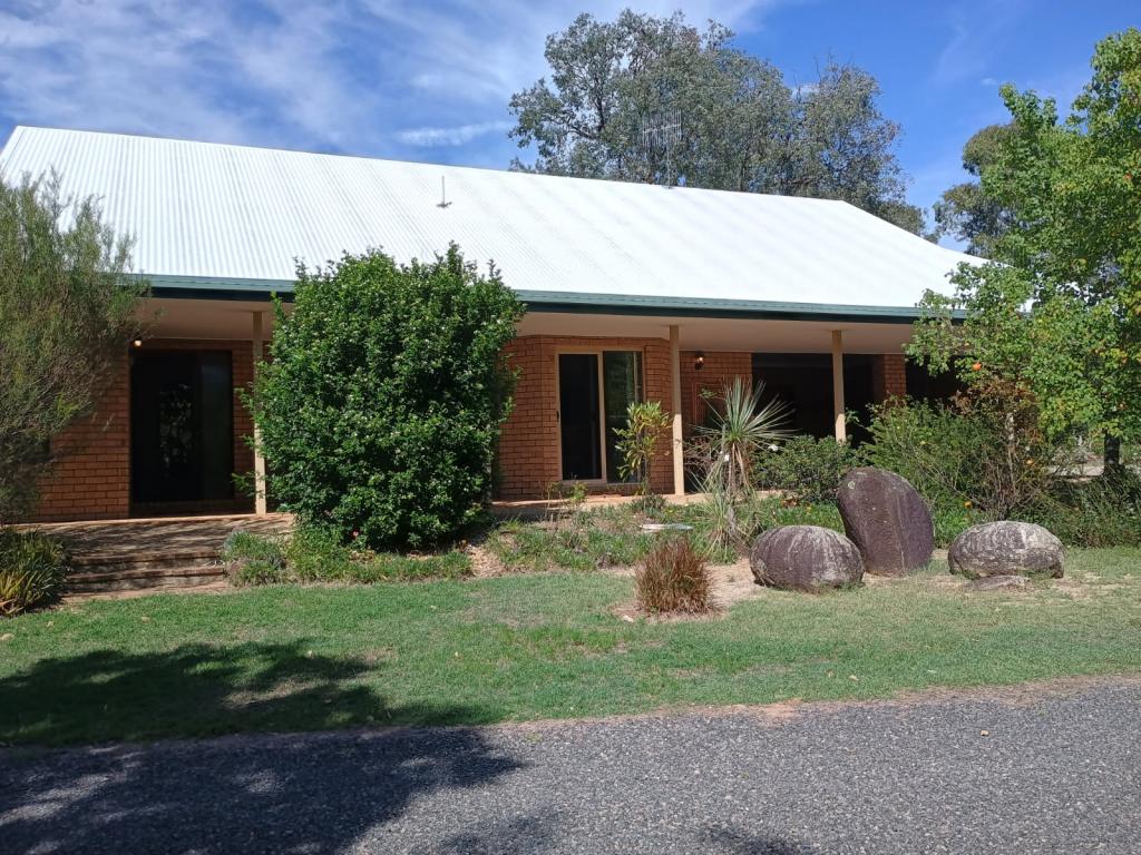 14 Mcginley Rd, Nanango, QLD 4615