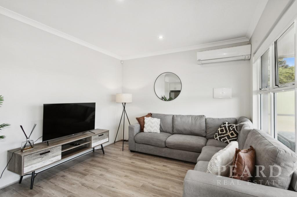 4/4 Barnes St, Innaloo, WA 6018