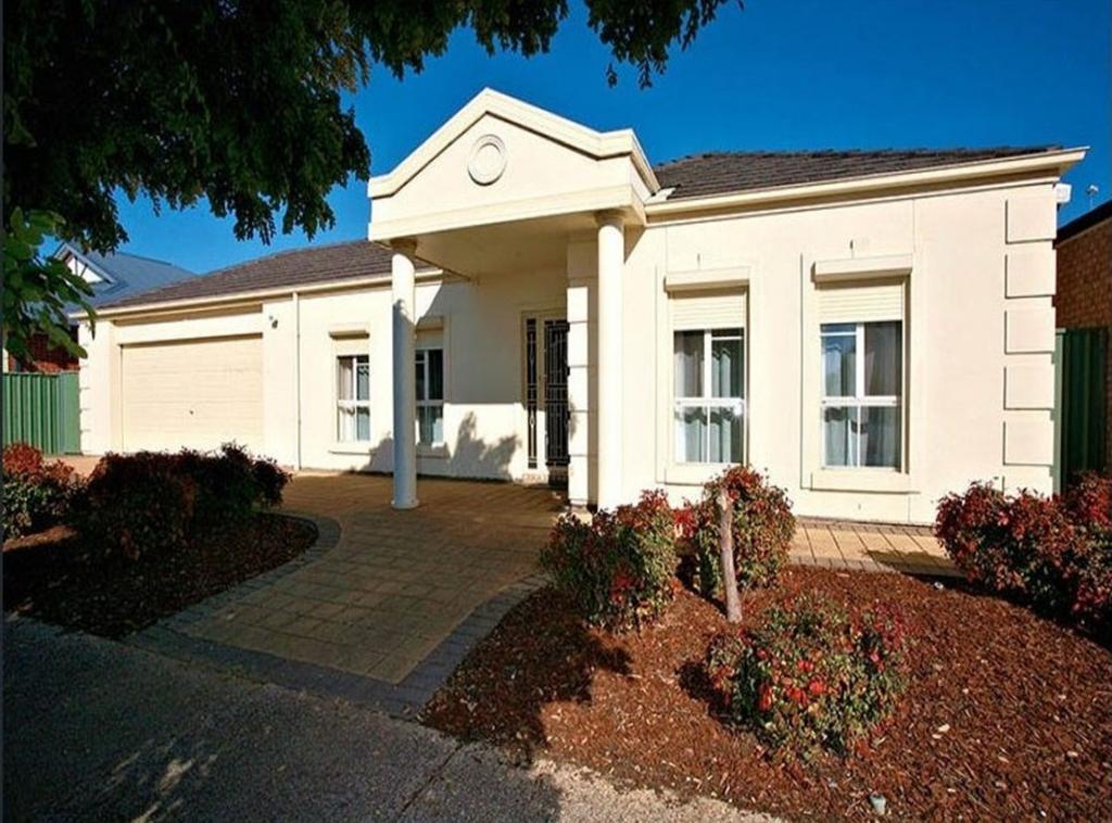 19 Kingfisher Ave, Mawson Lakes, SA 5095