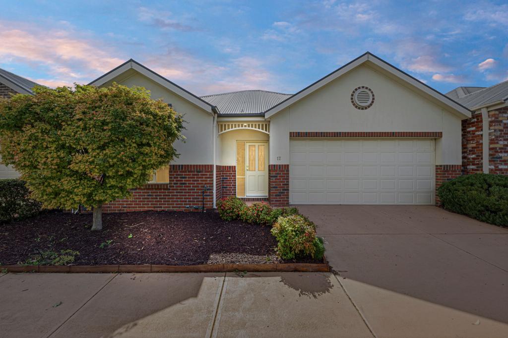 17/1 Malouf Ct, Pakenham, VIC 3810