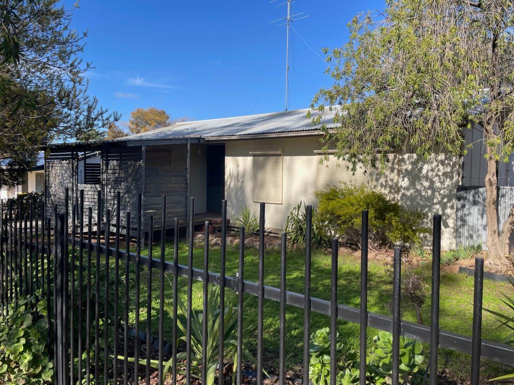 7 Pattullo Ave, Clare, SA 5453