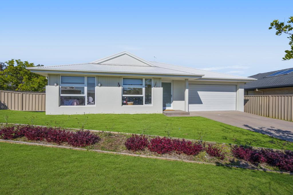 8 Kara Cl, Lake Cathie, NSW 2445