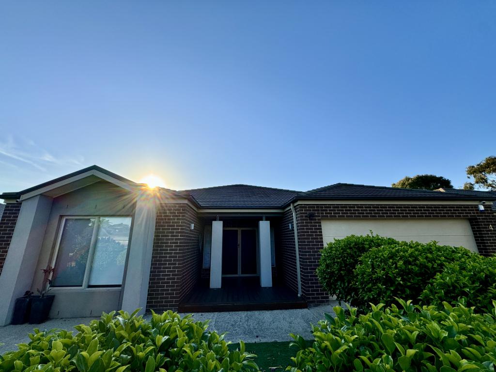 4 CONDINA PL, POINT COOK, VIC 3030