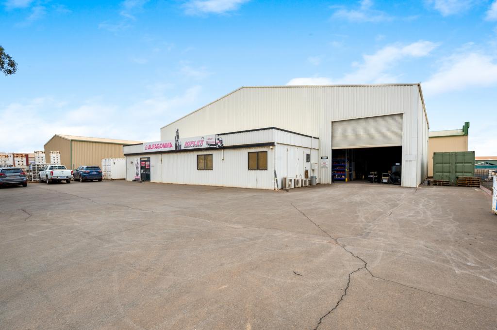 5 Williams St, West Kalgoorlie, WA 6430