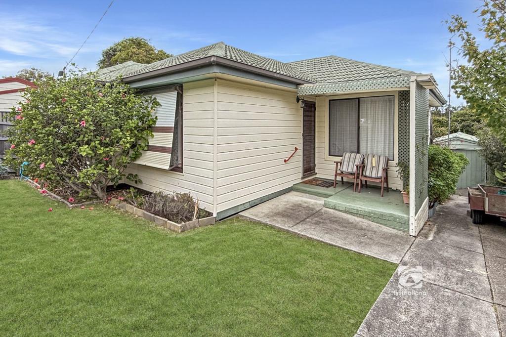 22 Robin St, Lakes Entrance, VIC 3909