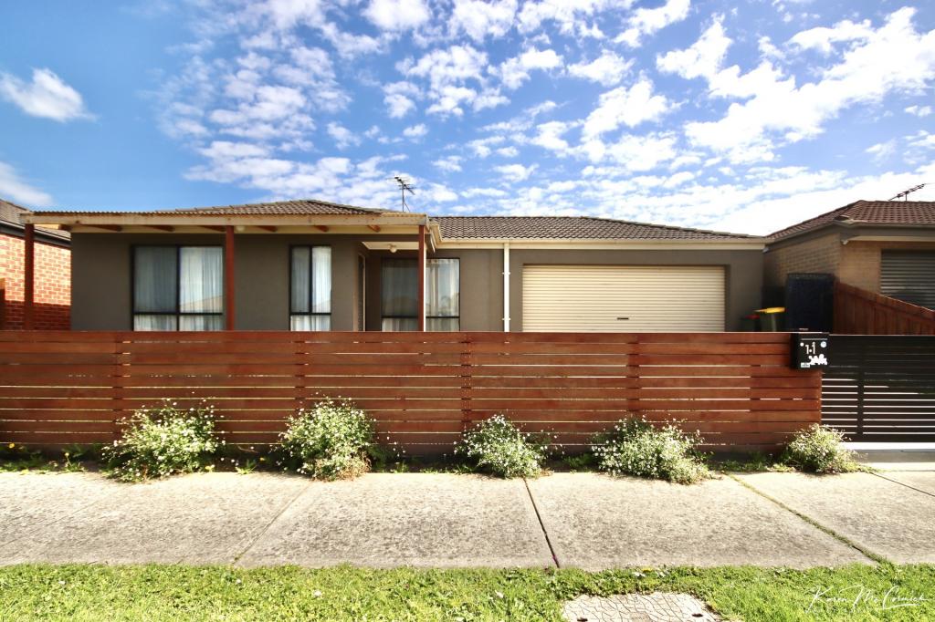 11 Waratah St, Longwarry, VIC 3816
