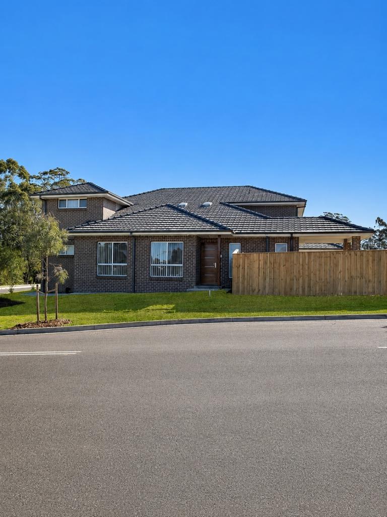 43a Fleming Dr, Campbelltown, NSW 2560