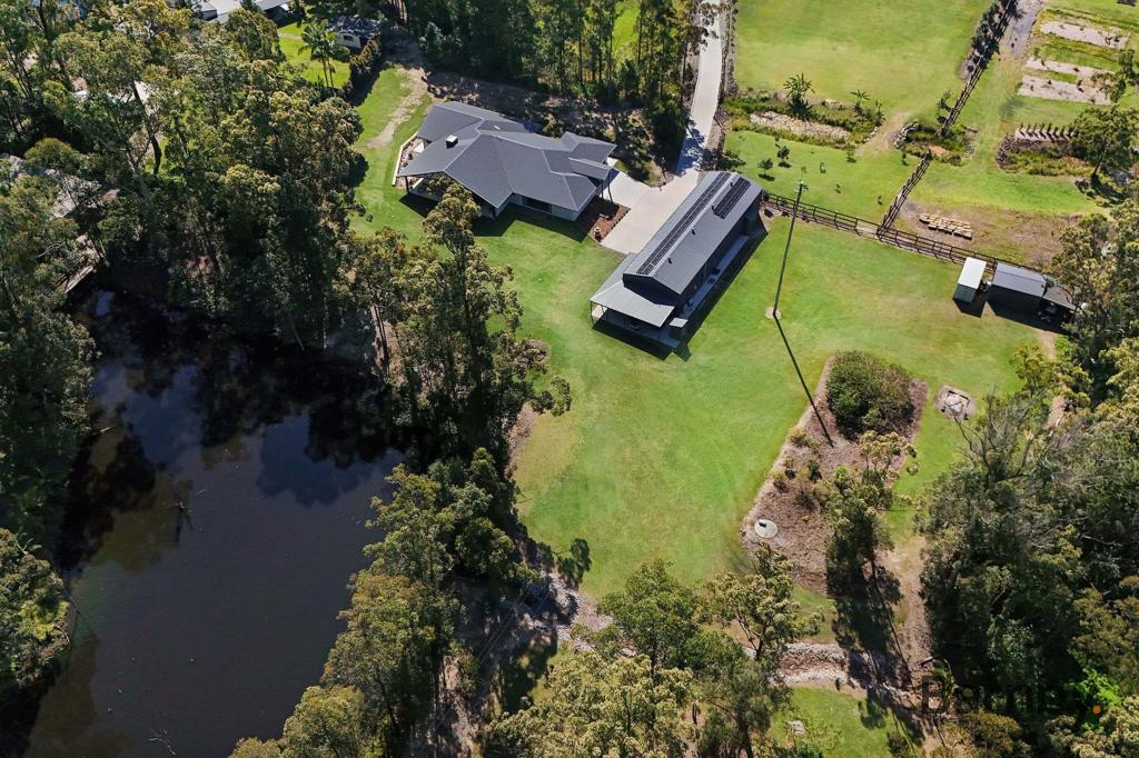 32 THOMPSON RD, BEERWAH, QLD 4519