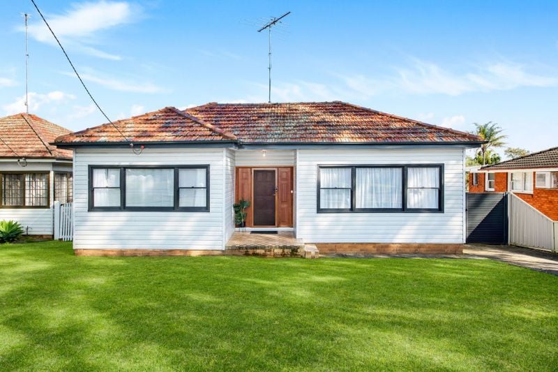 23 Hoddle Ave, Bradbury, NSW 2560