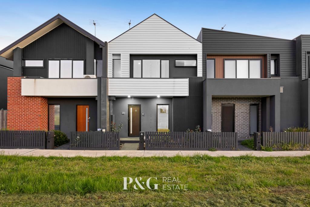 15 Mortdale Lane, Clyde North, VIC 3978