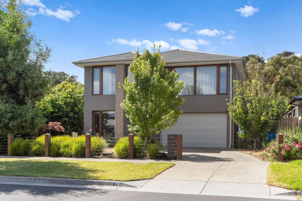 19 Gumleaf Pl, Botanic Ridge, VIC 3977