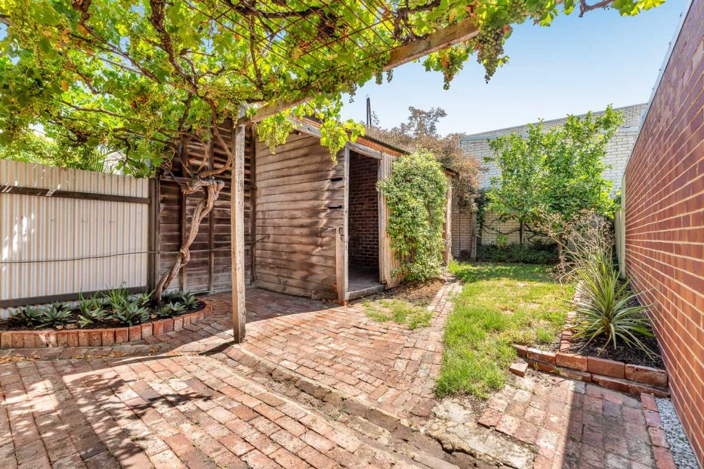 14 Burns St, North Fremantle, WA 6159