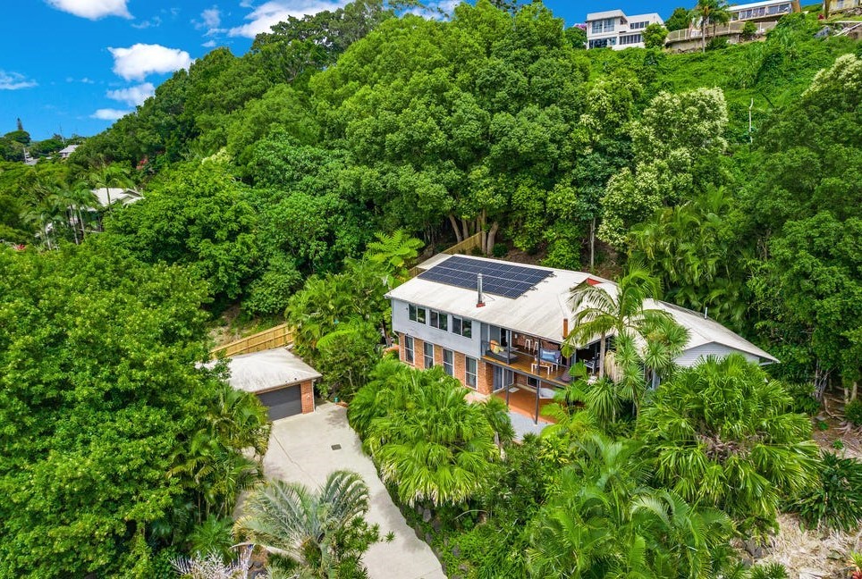 79 Bimbadeen Ave, Banora Point, NSW 2486