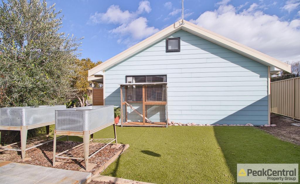 11 Hamersley Ct, Cooloongup, WA 6168