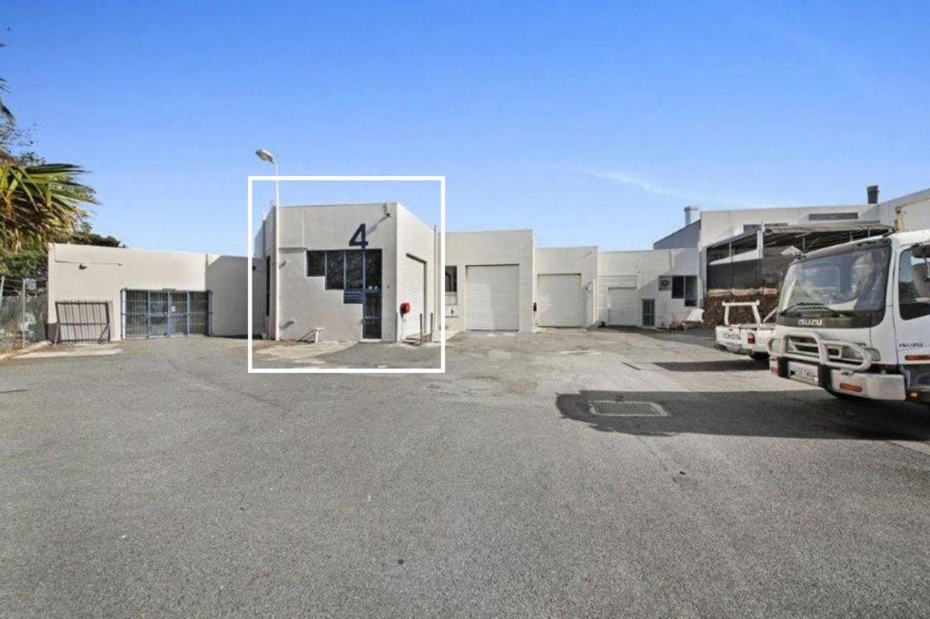 2/4 Olympic Cct, Southport, QLD 4215