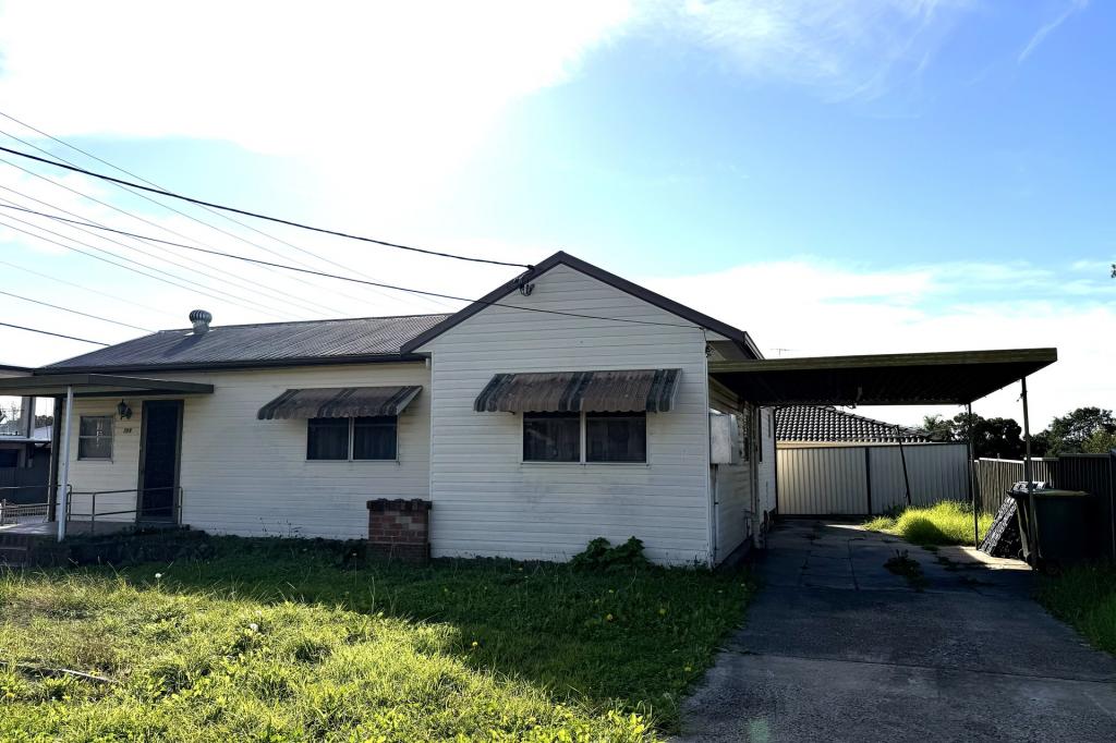 289 CANLEY VALE RD, CANLEY HEIGHTS, NSW 2166