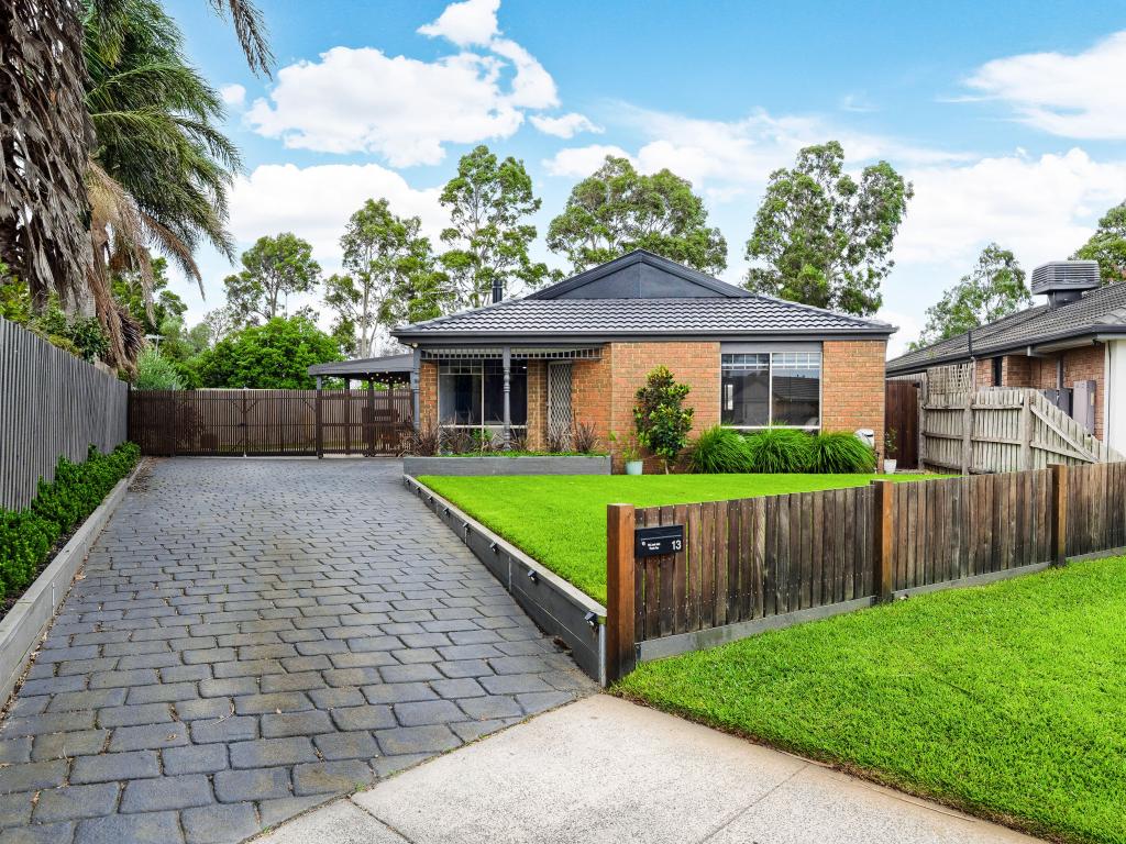13 Julia Ct, Cranbourne North, VIC 3977