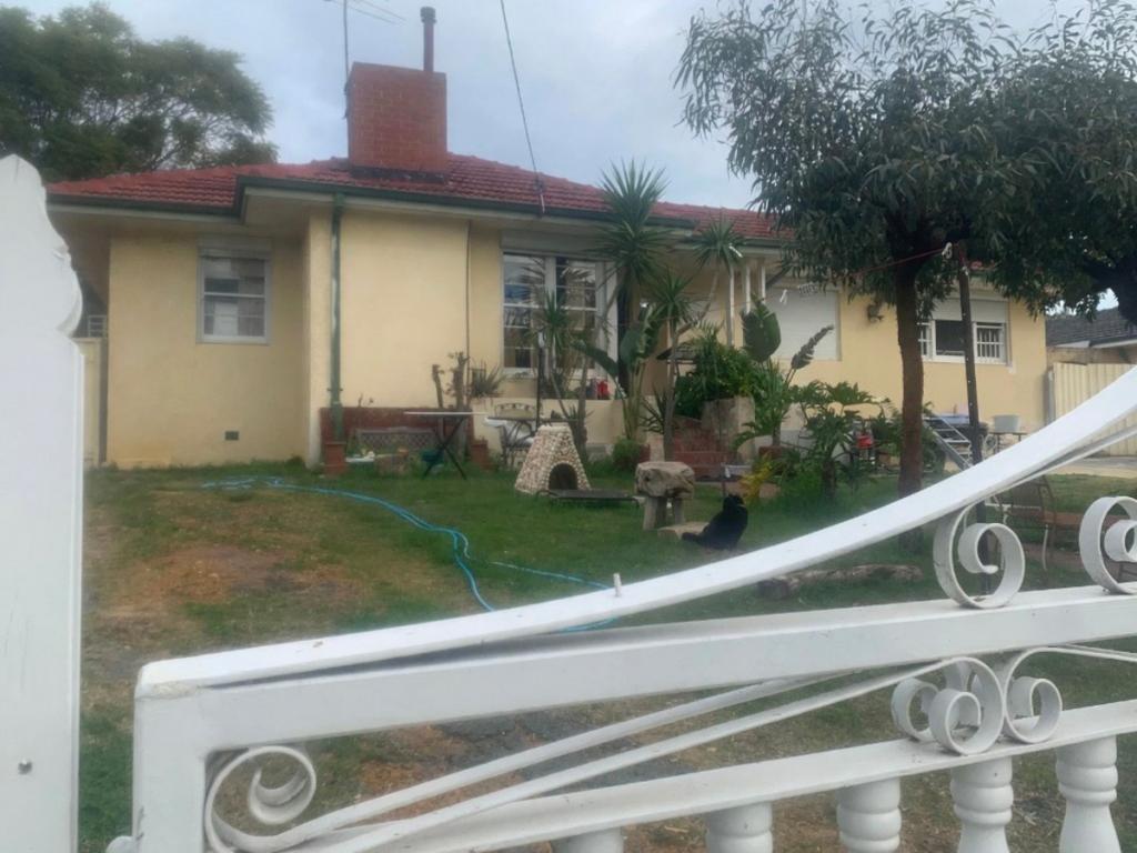 23 Walgreen Cres, Calista, WA 6167