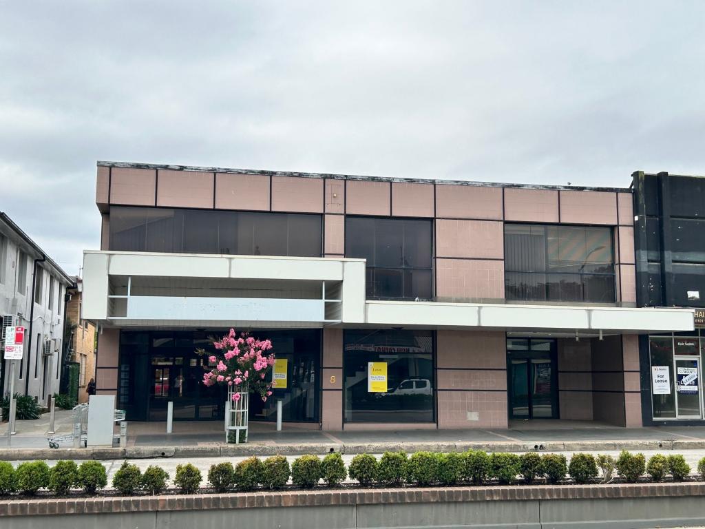 8 Monaro St, Queanbeyan, NSW 2620