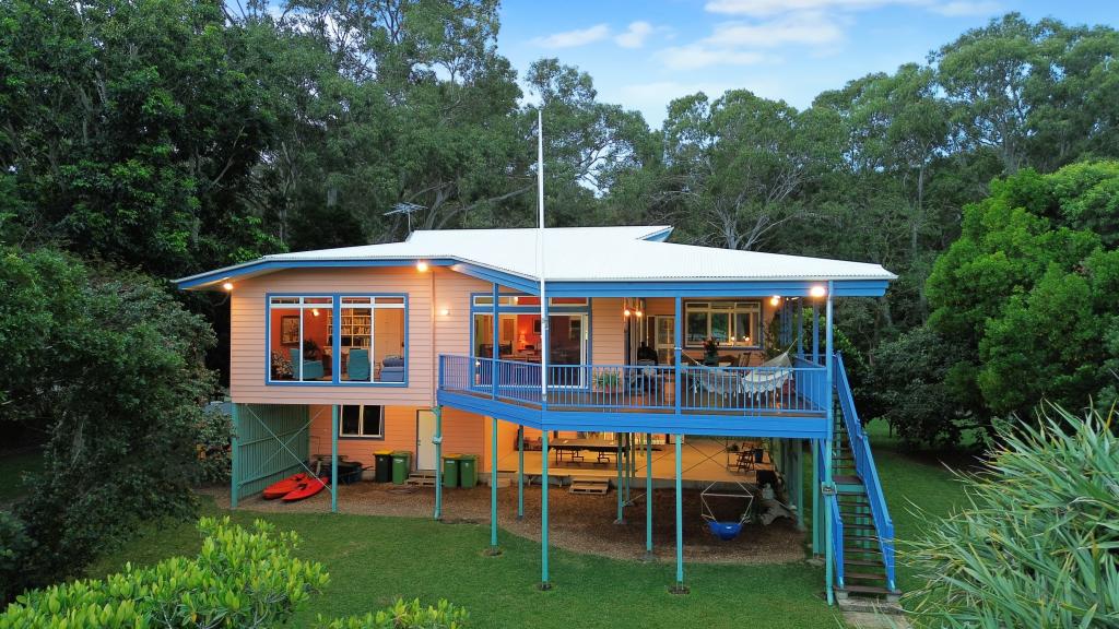 16 Cotton Tree Ave, Macleay Island, QLD 4184